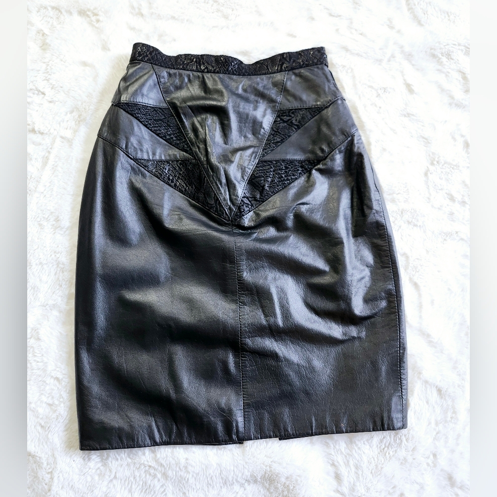 VINTAGE WOMEN'S SIZE 5/6 G-III LEATHER FASHIONS BLACK SKIRT. 80'S